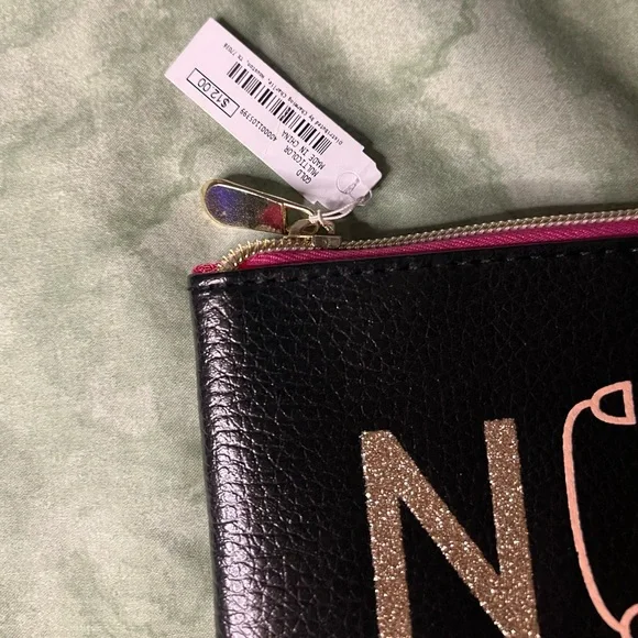 NWT Black Glittery "Nursing Fixin' Cuts and Stickin' Butts" Zipper Bag - Picture 4 of 5